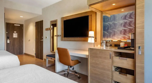 Четырёхместный номер Standard Cambria Hotel Manchester South Windsor