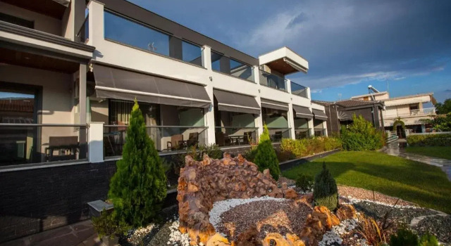 Amalia Center, Rezervovat Hotel Hotely v Nea Vrasna s parkováním, Parkování