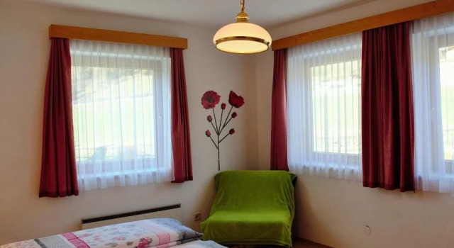 Ferienwohnungen Seerose direkt am See, Rezerwuj Hotel Hotele w Karyntia z parkingiem, Parking
