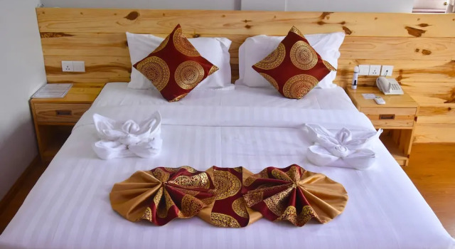 Двухместный номер Deluxe с балконом Hotel Mya Yar Pin
