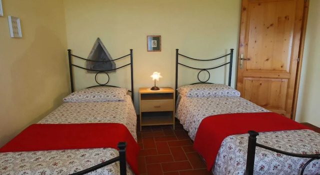 Holiday Home in Paciano Near Lake Trasimeno, Book Hotel Hoteller i Paciano med parkering, Parkering