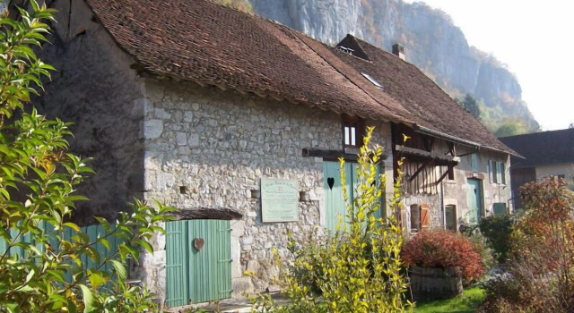 La Ferme Bonne de la Grotte, Book Pension Hoteller i Rhône-Alps med parkering, Parkering