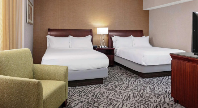 Четырёхместный номер Standard DoubleTree by Hilton Hotel & Executive Meeting Center Omaha-Downtown