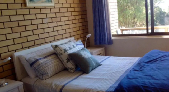 7 Flynn's Beach Apartment