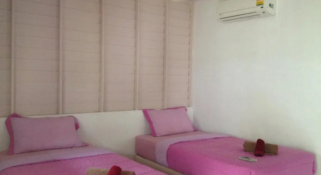 Haad Yao Bungalows
