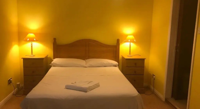 Двухместный номер Standard Ambassador Hotel
