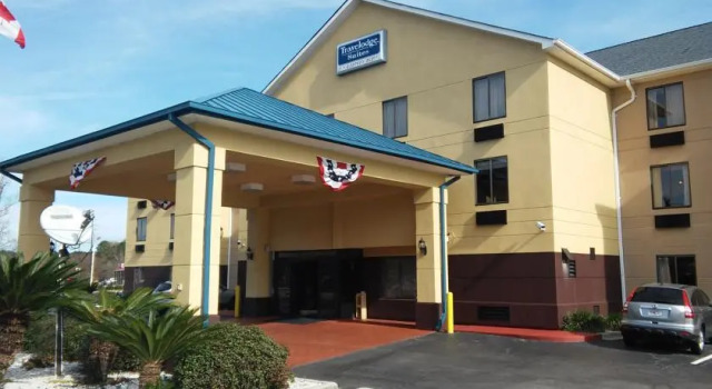 Travelodge Suites Savannah Pooler