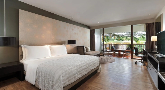Двухместный номер Guest с балконом и с видом на реку Le Meridien Chiang Rai Resort, Thailand