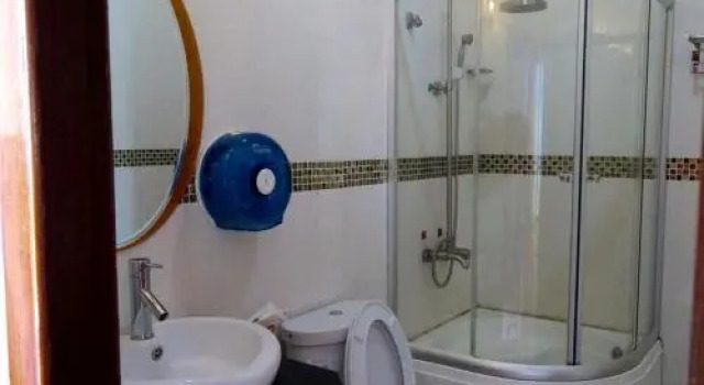Seng Chhenghorn Guesthouse, Prenota Hotel Stueng Saen 