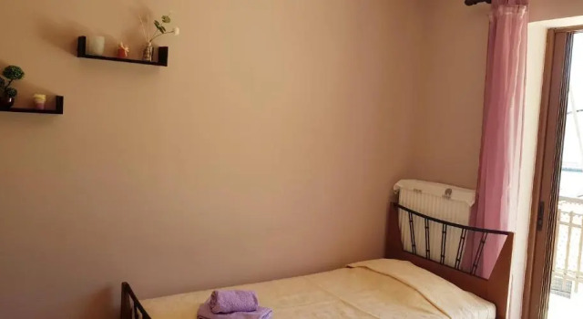 Niki "s apartment