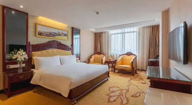 Люкс Standard Vienna Hotel Jingxi Zhongshan Park