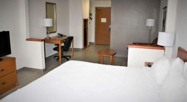 Comfort Inn & Suites Zanesville City Center, Забронировать Отель Зейнсвилл штат Огайо, рядом с Суд округа Маскингам