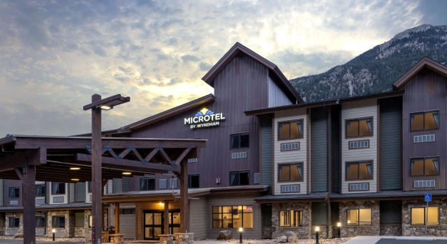 Microtel Inn & Suites by Wyndham Georgetown Lake, Book Hotel Hoteller i Georgetown med pool, Swimmingpool