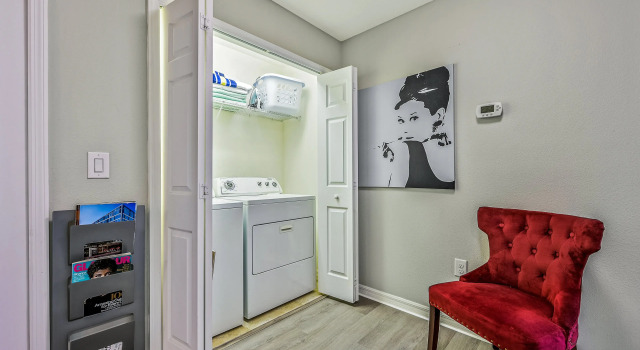 Beautiful 6BR Home in Bellavida Resort, Kissimmee, US, Rezerwuj Hotel Hotele w Kissimmee z basenem, Basen