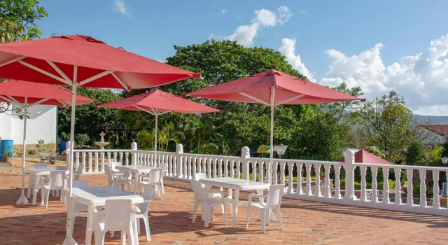 Коттедж с 3 комнатами с красивым видом из окна Finca Villa Alicia