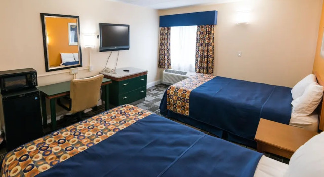 Четырёхместный номер Standard Cambridge Inn