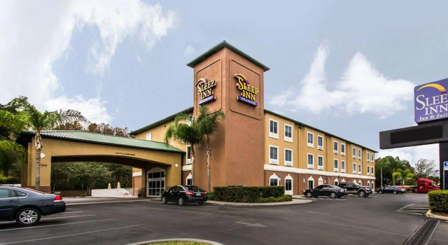 Номер Standard Sleep Inn & Suites Orlando International Airport