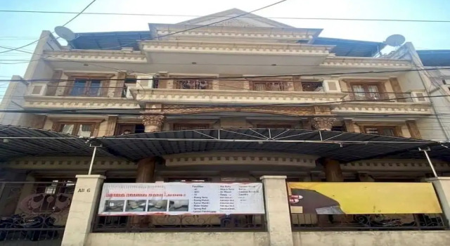 OYO Life 93202 Pentagon Homestay Syariah, Prenota Hotel Wonocolo East Java