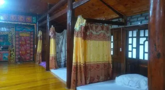 Кровать в общем номере Duong Dinh Hanh Homestay