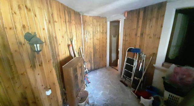 House With 2 Bedrooms in Rocca Pia, With Wonderful Mountain View Near the Slopes, Book Hotel Hotels in Abruzzo with Parking, Parking