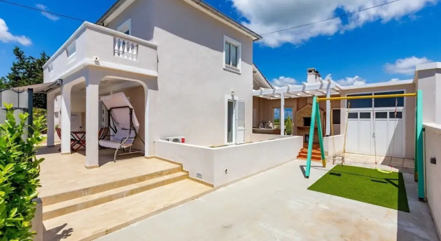 Коттедж Serene Escape Near Zadar With Private Pool & Charming Outdoor Oasis