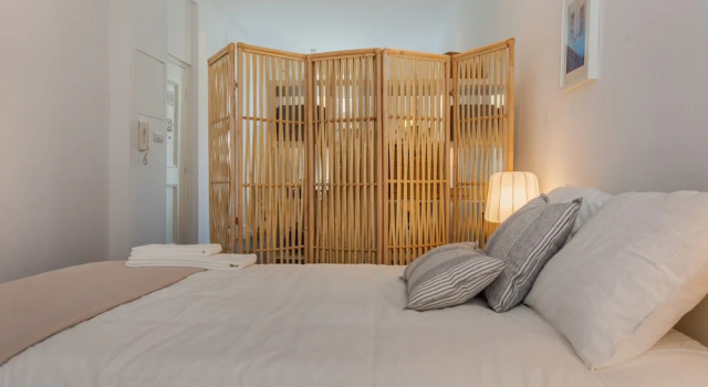 Апартаменты c 1 комнатой Typical Light Filled Graça Apartment, By TimeCooler