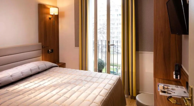 Четырёхместный номер Comfort Hôtel de la Tour Eiffel