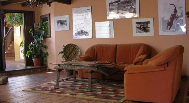 Hotel Rural La Dehesilla, Забронировать Отель Барахас Авила