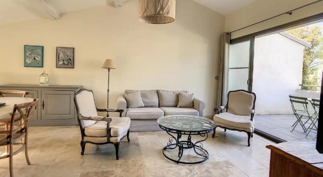**Lovely Apartment In The Castle Of La Redorte**, Book Lejlighed La Redorte Canal du Midi