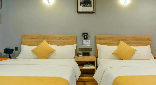Двухместный номер Standard Chongqing Ouranjian Lake View Guesthouse