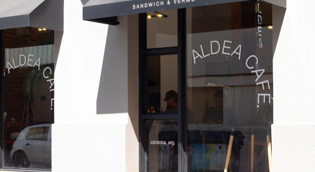 Aldea Hostel & Café, Забронировать Хостел Хостелы Кордовы, рядом с Libertador Theatre, Хостел