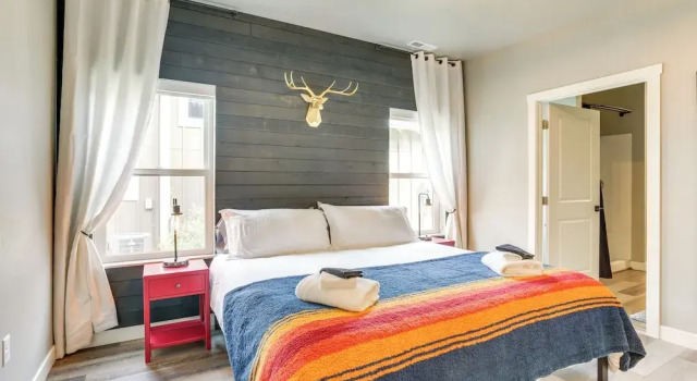 Коттедж с 5 комнатами Spacious, Rustic Spearfish Home: Walk to Downtown!