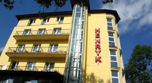 Hotel Henryk, Boek Hotel Hotels in Klein-Polen met parkeren, Parkeren