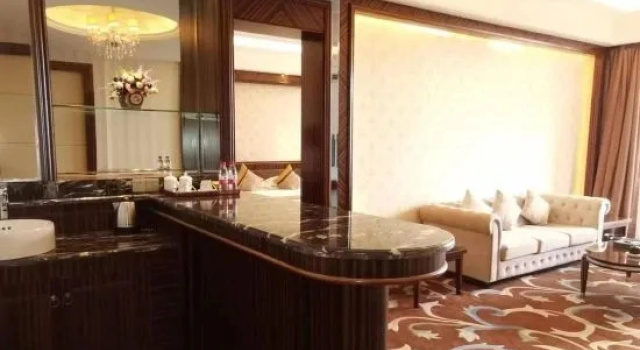 Люкс Deluxe New Century Hotel Suyu Suqian