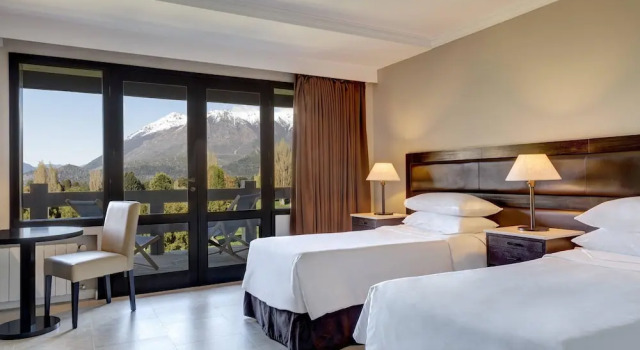 Номер Standard с балконом и с видом на озеро Arelauquen Lodge, a Tribute Portfolio Hotel