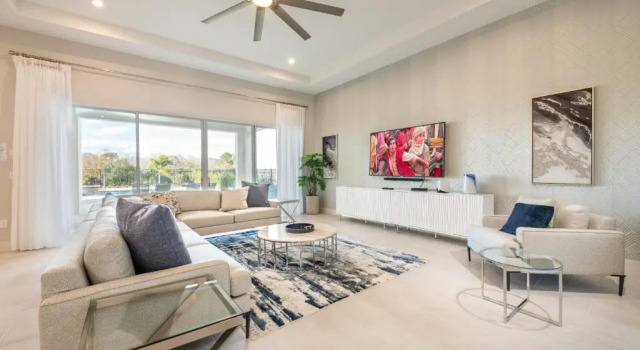 Luxury Home in Bears Den Near Disney with Private Pool, Game Room & Resort Amenities - 1002JN, Varaa Lomakeskus Hotellit Kissimmee pysäköinnillä, Pysäköinti