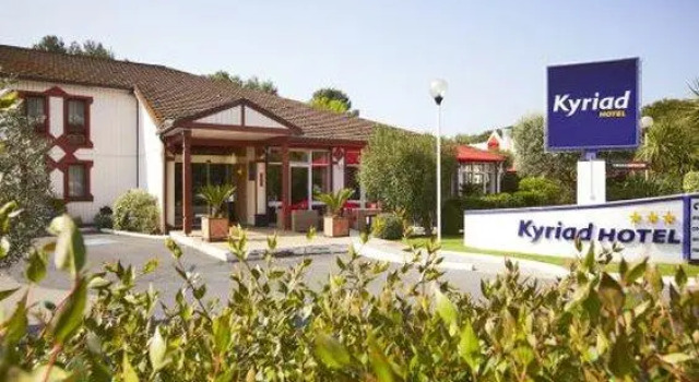 Yurtta yatak Kyriad Nîmes Ouest