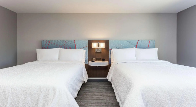 Четырёхместный номер Standard Hampton Inn Oakland Downtown-City Center