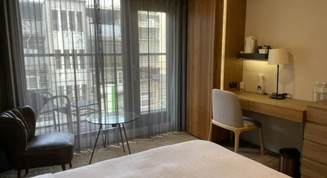 Standard Doppel Zimmer mit Balkon Simple + Hotel