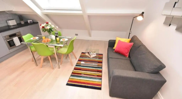 Indigo Flats Apartment 3 Opera House ensuite Fourth Floor, Забронировать Апартаменты/квартира Апартаменты Лондона, рядом с Памятник «Боудикка и ее дочери», Апартаменты/квартира