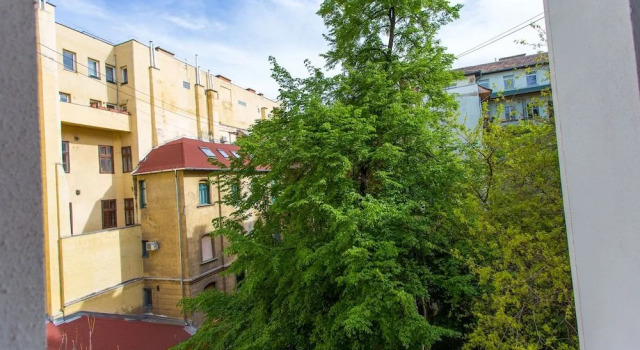 Jó itt Pesten, Varaa Hotelli 08. Józsefváros 