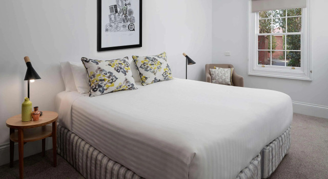 Четырёхместный люкс с 2 комнатами с балконом Rydges Hobart