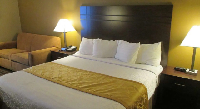 Двухместный номер Standard с видом на окрестности Best Western Plaza Hotel Saugatuck