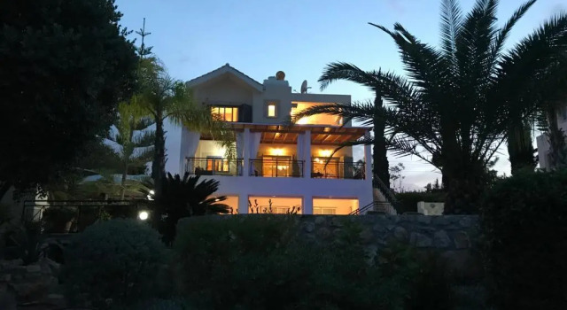 Villa Sandy Beach Villa