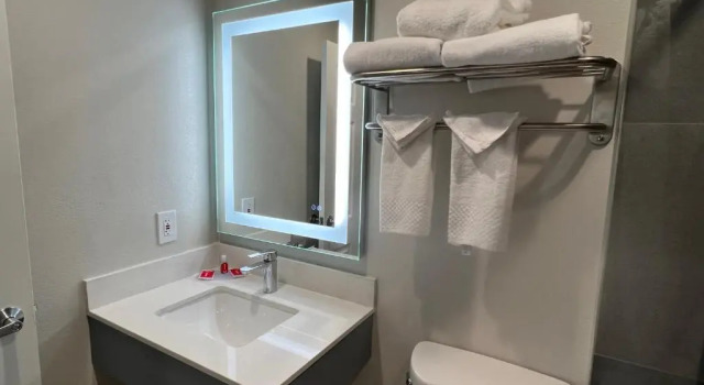 Двухместный люкс Quality Inn Tracy I-205