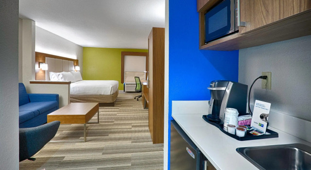 Двухместный люкс c 1 комнатой Holiday Inn Express Hotel & Suites Jacksonville-South by IHG