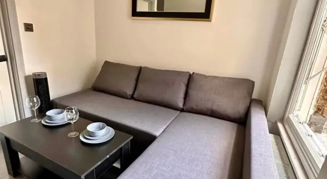 Апартаменты Modern and Spacious Duplex in Earls Court