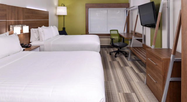 Четырёхместный номер Standard Holiday Inn Express & Suites Raleigh NE - Medical Ctr Area by IHG
