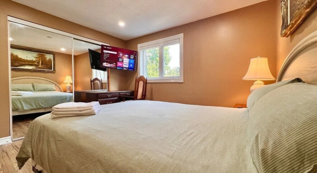 Номер Comfort Cozy Home Near Transit & Hillcrest Mall with Free Parking