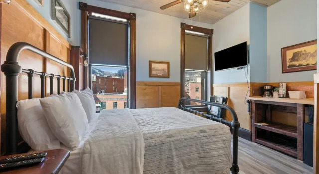 Двухместный номер Deluxe Historic Iron Horse Inn - Deadwood
